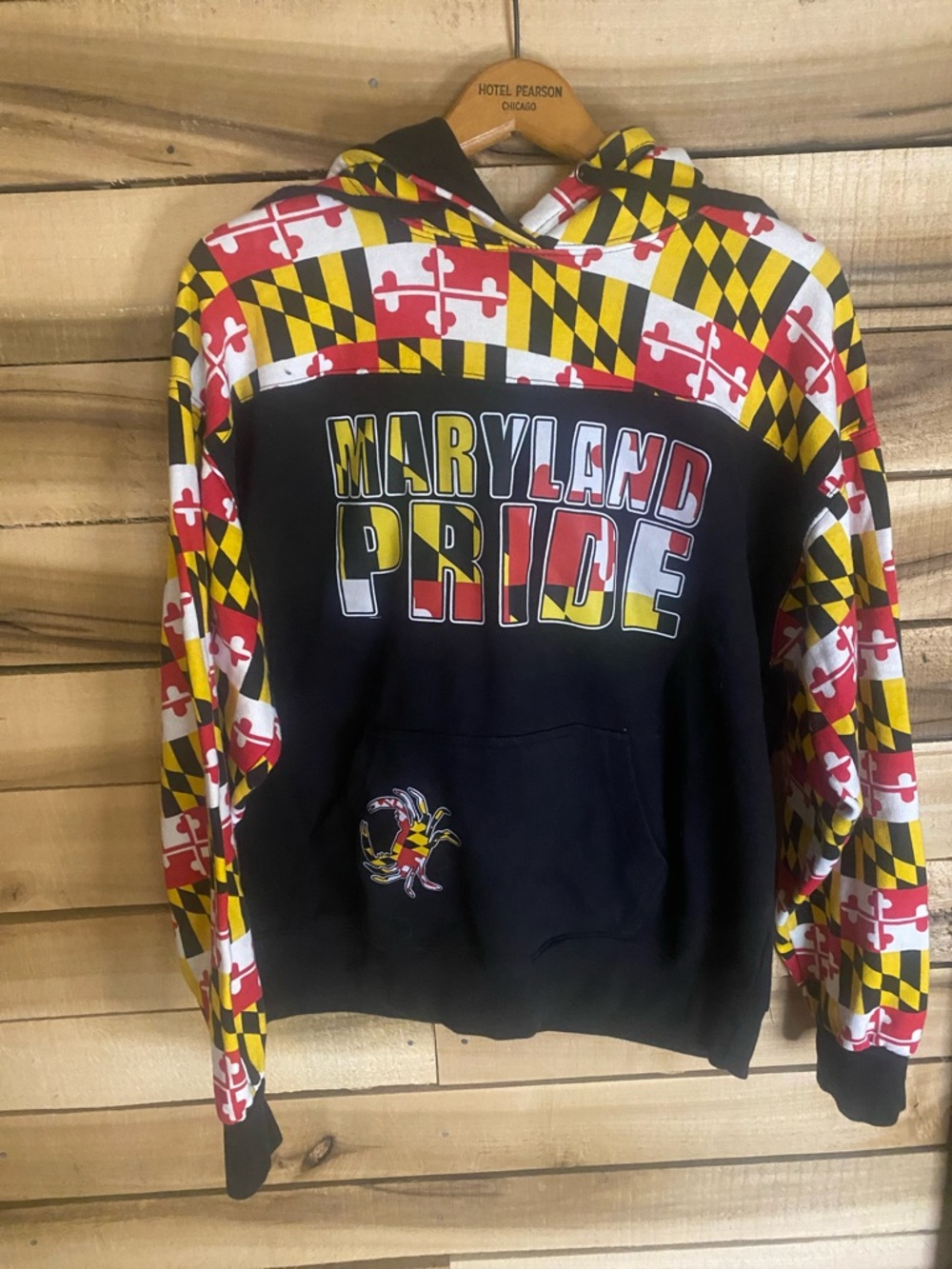 Area Code 212 Maryland Pride Pullover Hoodie  size L crab flag pattern